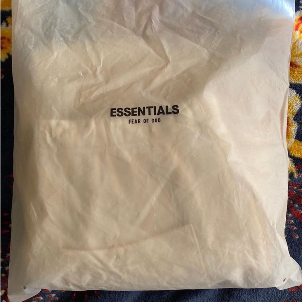 essential sweats , cream Xl